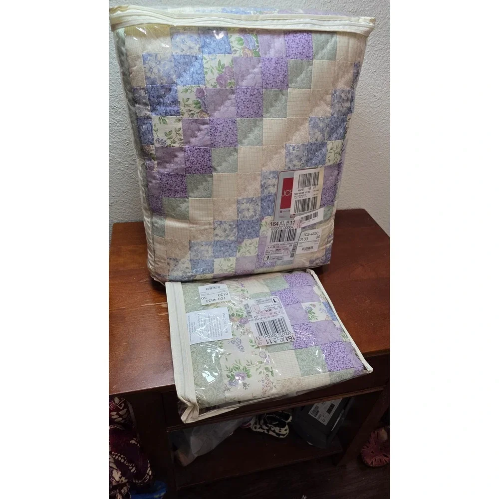 NEW JCPenney Home Priscilla Quilted Bedspread Twin Purple Floral Patchwork